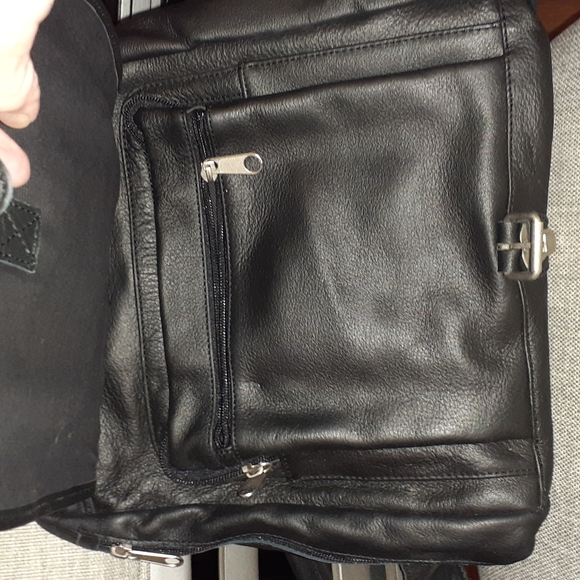 Crossbody leather bag - Picture 4 of 9
